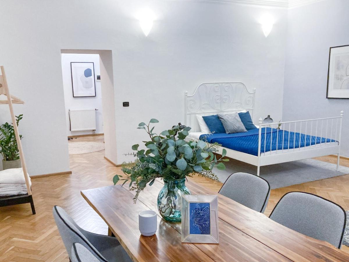 Best Price & Location - Historic Square Residency Прага Екстер'єр фото