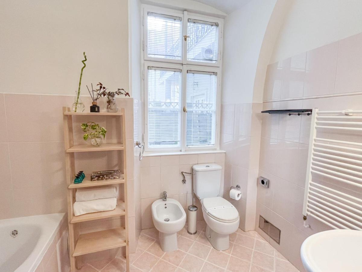 Best Price & Location - Historic Square Residency Прага Екстер'єр фото